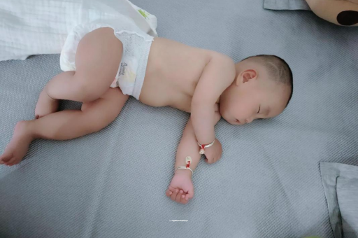 迁安市宝宝口水多怎么回事